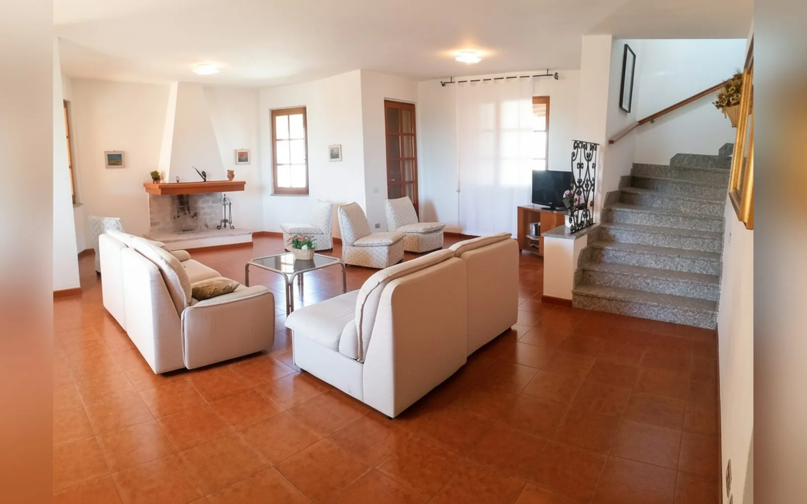 Villa Jolies, 