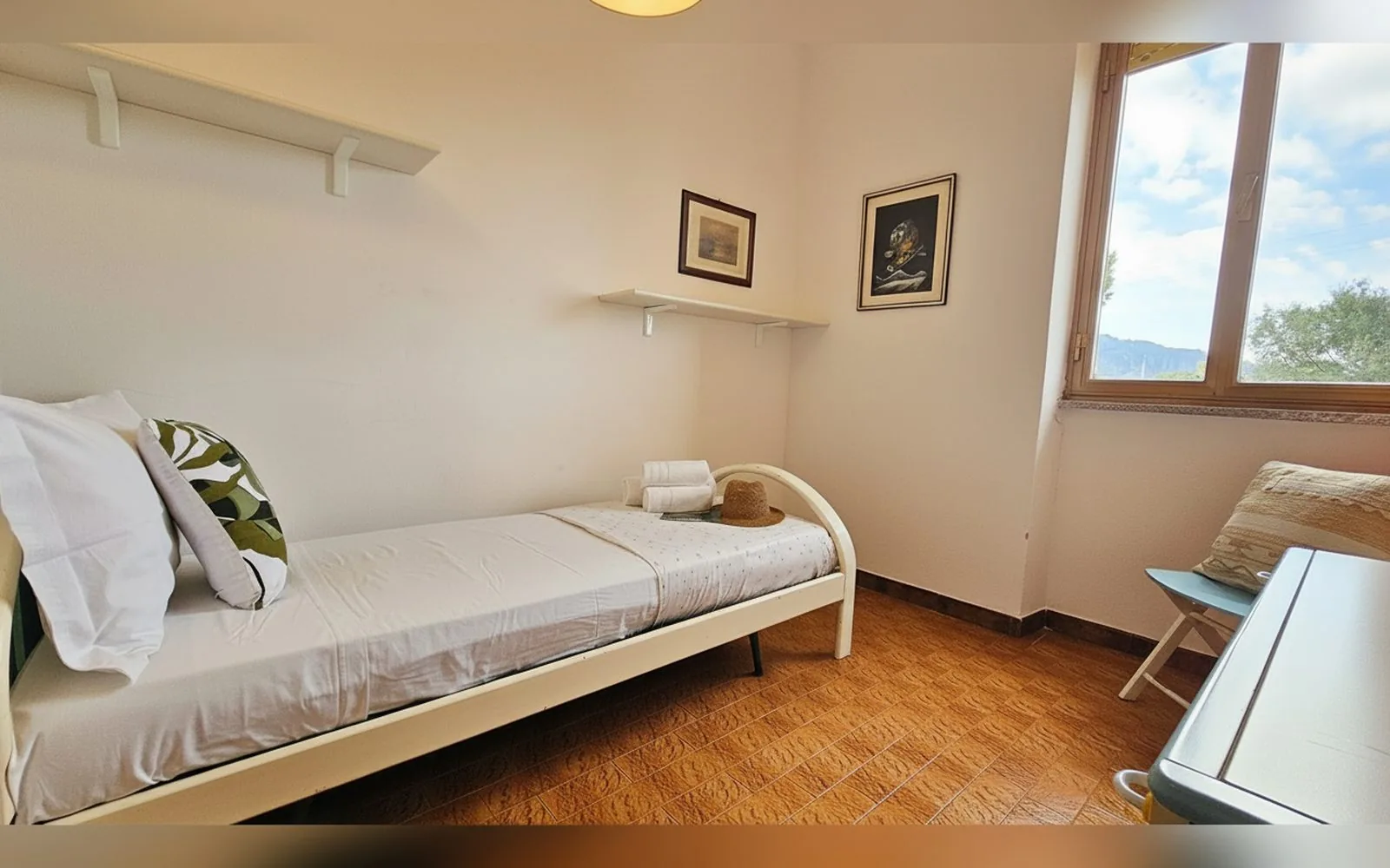 Villa Jolies, 