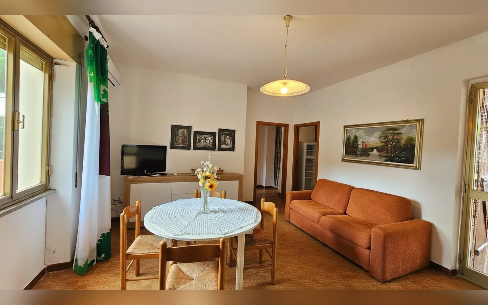 Villa Jolies, 