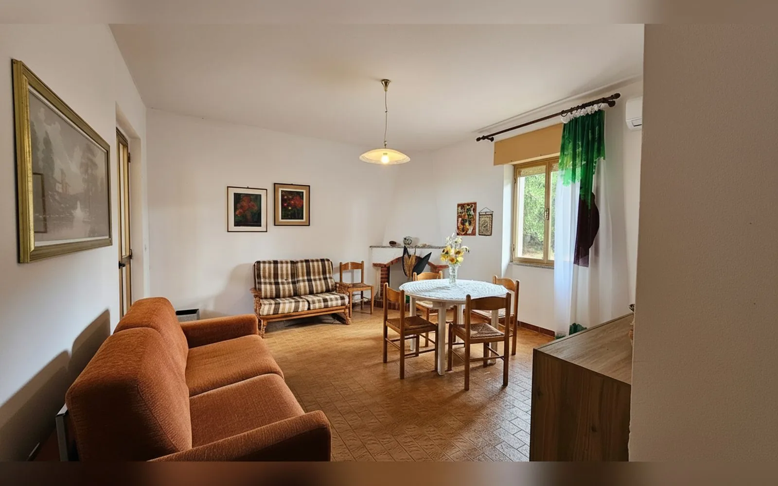 Villa Jolies, 